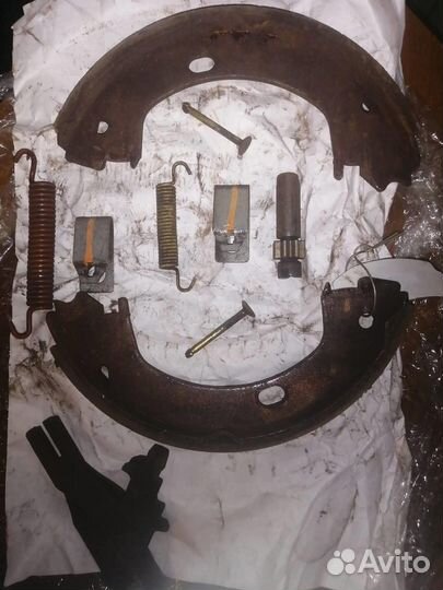 Колодки ручного тормоза к-кт Chrysler PT Cruiser