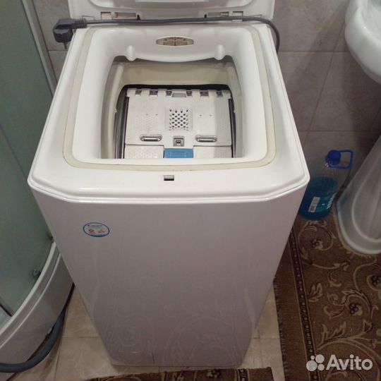 Стиральная машина с вертикальной загрузкой