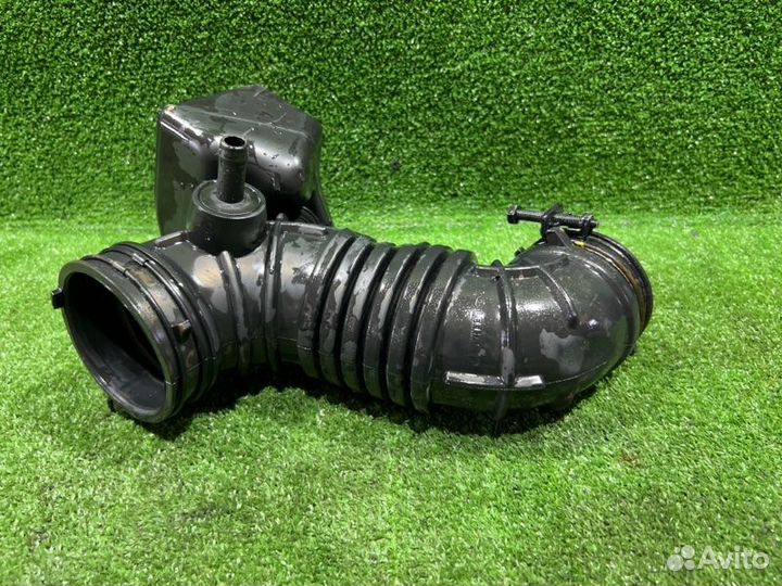 Патрубок воздушного фильтра Kia Rio седан 1.4 2014