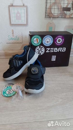 Кроссовки zebra 26