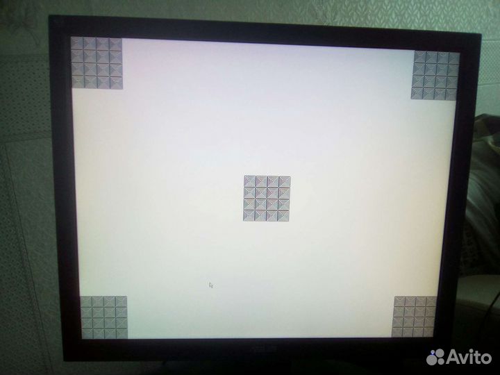 48,3см ЖК Asus с DVI, без битых пикселей и царапин