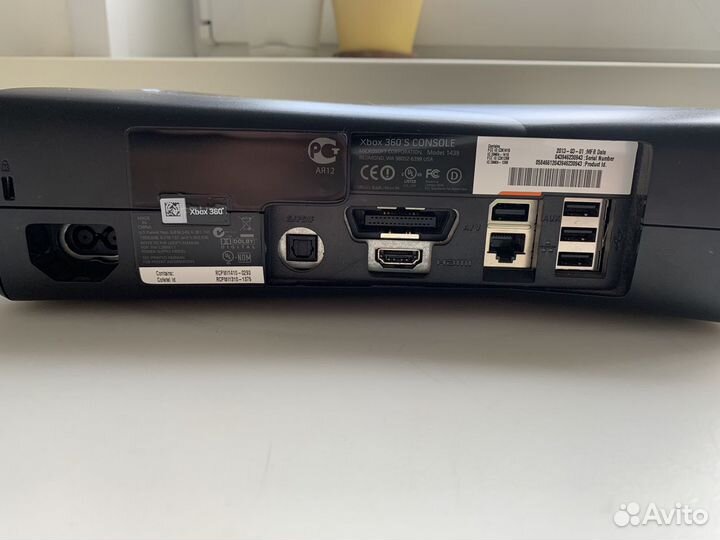 Xbox 360 s + kinect (250 gb)