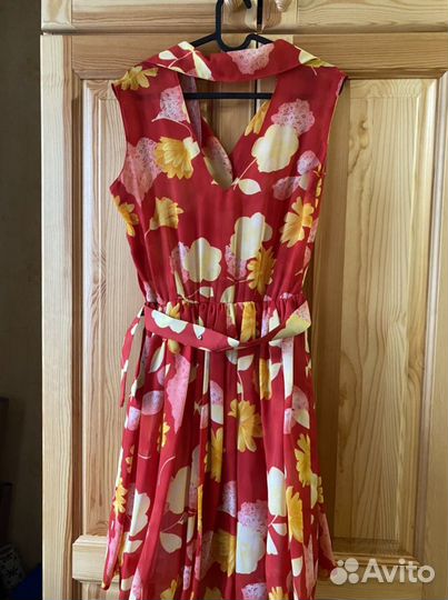 Красное платье