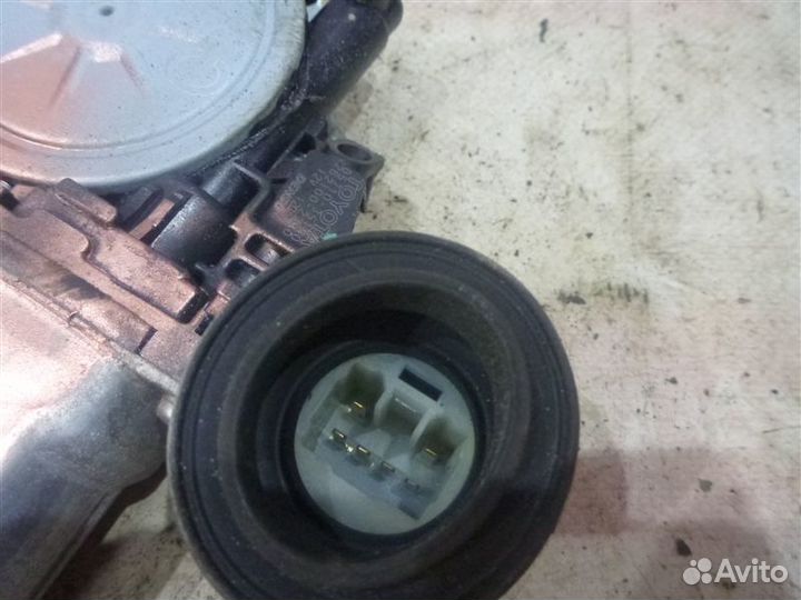 Стеклоподъемник передний правый Toyota Rav4 ACA30
