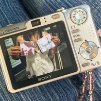 Samsung Galaxy Z Flip 7 leaked renders reveal some hard truths - PhoneArena