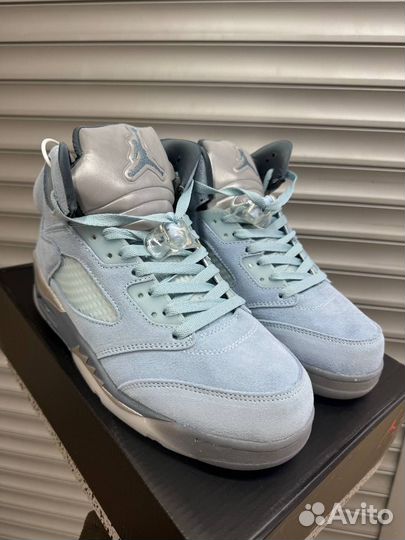 Кроссовки nike air jordan 5 retro голубые