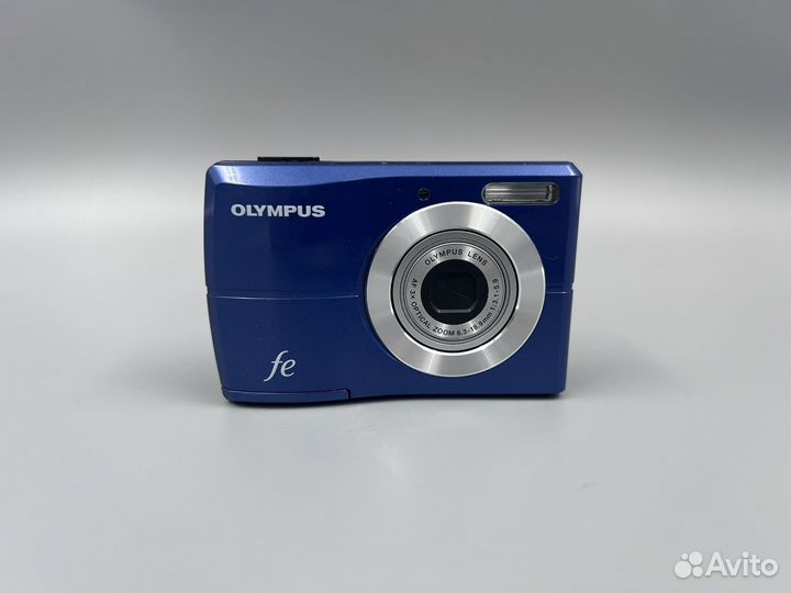 Винтажный компактный фотоаппарат olympus FE-26