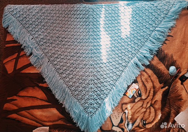 Шаль бактус платок. Размер 105 на 170 кисти 15