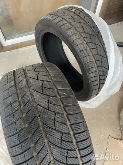 RoadX RX Frost WU01 245/40 R19 и 275/35 R19 98H