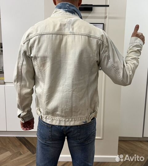 Джинсовая куртка levis