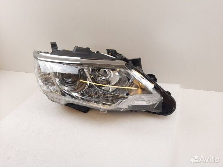 Фара правая Toyota Camry V55 2014-2018