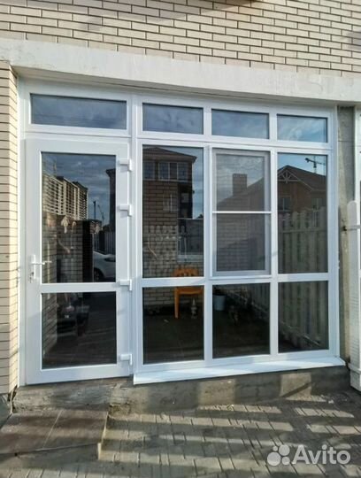 Rehau. Пластиковые окна, остекление входной группы