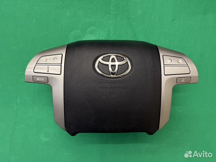 Кнопки мультируля Toyota Noah Voxy 70 75