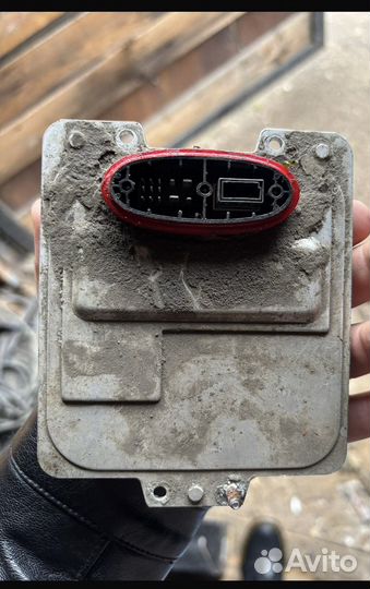 Блок розжига правой фары