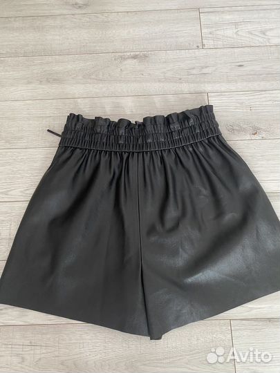 Кожаные шорты zara женские