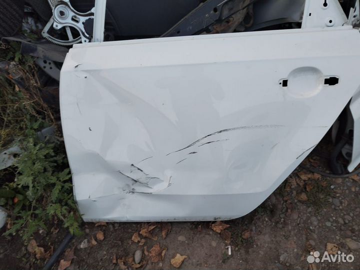 Дверь Фольксваген поло седан