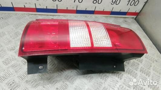 Фонарь задний левый chrysler voyager Grand Voyager