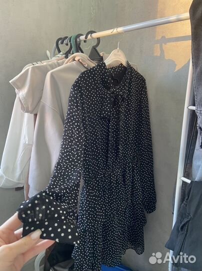 Платье в горошек befree