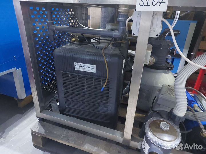 Аквариум для продажи живой рыбы