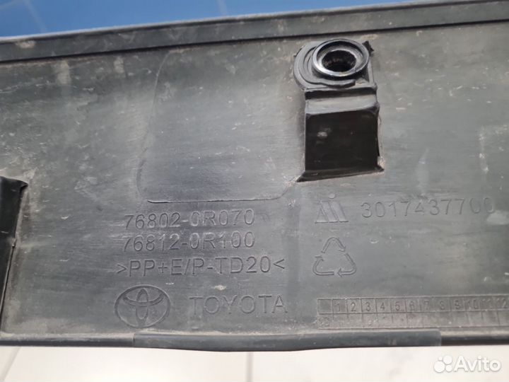 Накладка двери багажника Toyota RAV 4 2019