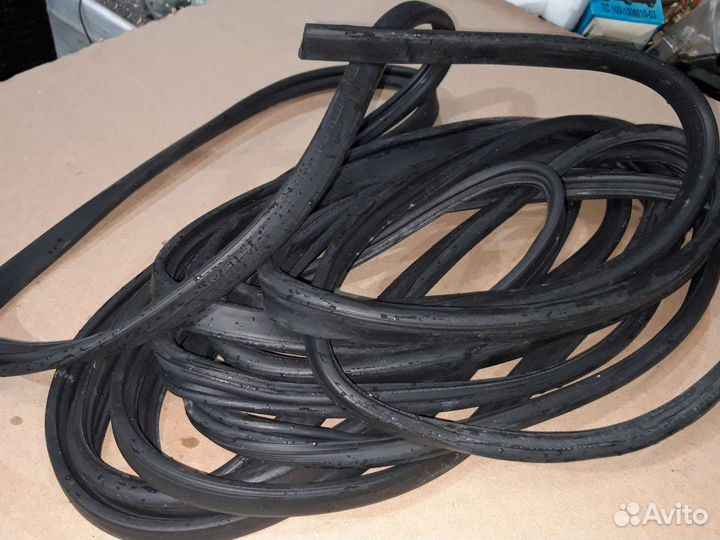 Уплотнитель проёма двери москвич-403 407