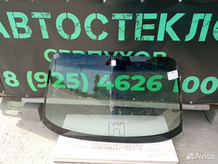 Лобовое стекло на Kia Cerato 1 2003-2009