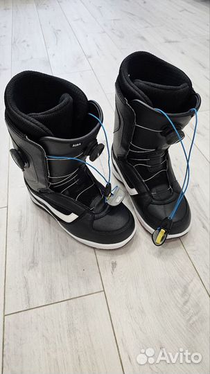 Сноубордические ботинки Vans Aura размер 42-43