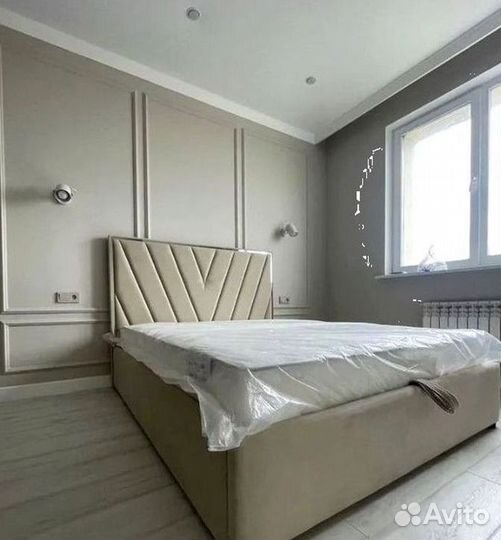 Кровать двуспальная новая мягкая