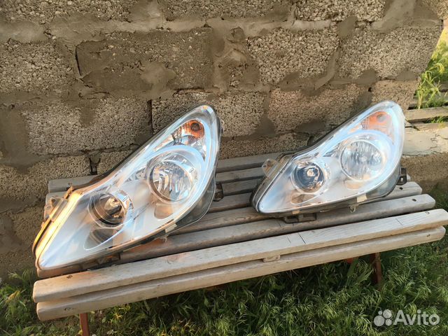 Левые фары на Opel Corsa
