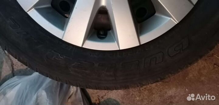 Bridgestone Dueler H/L 215/65 R16