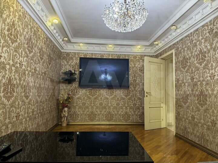 3-к. квартира, 95 м², 1/12 эт.