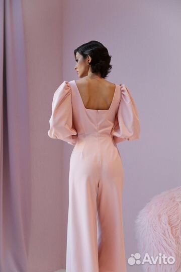 Брючный комбинезон с рукавами-буфами пудровый S