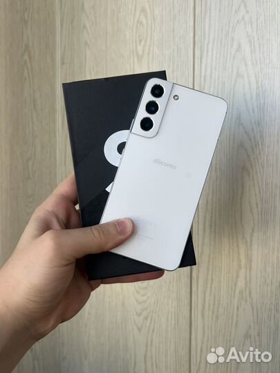 Samsung Galaxy S22, 8/256 ГБ