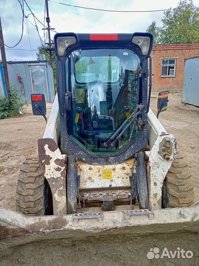 Стекло лобовое нижние Komatsu PC 300/400 8-я серия