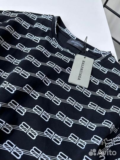 Футболка Balenciaga