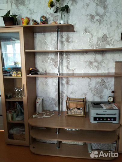 Стенка, мягкая мебель (диван и кресло)