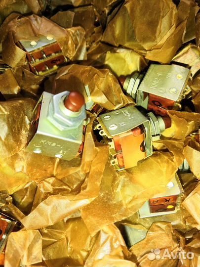 Кнопки км2-1, пкн-125, пт8-1В, тке54