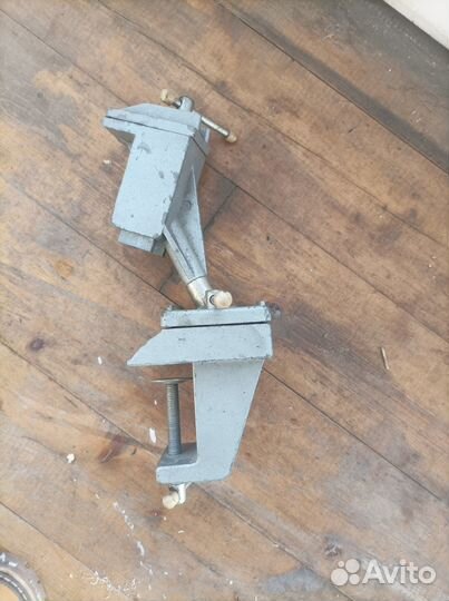 Тисы шарнирные