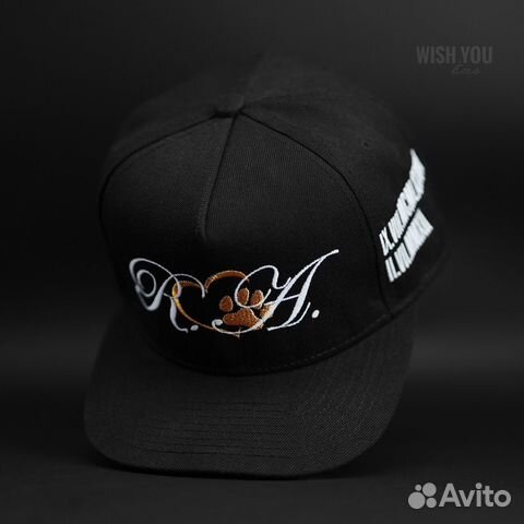 Машинная вышивка на кепках