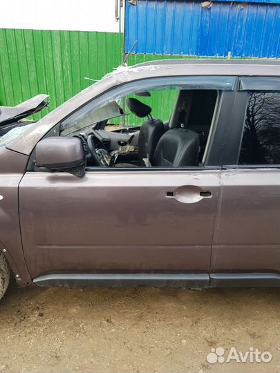 Дверь передняя левая Nissan X-Trail T31