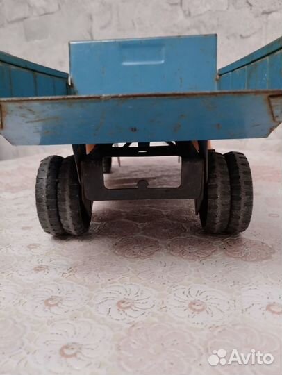 Игрушка машинка железная СССР