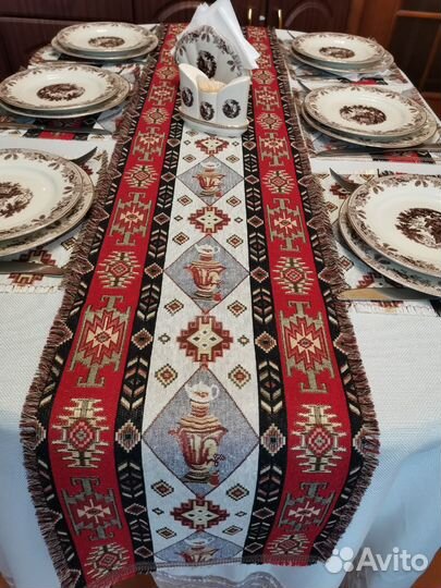 Скатерть дорожка на стол с 6 салфетницами