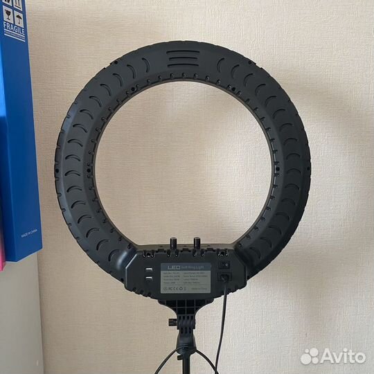 Кольцевая лампа со штативом