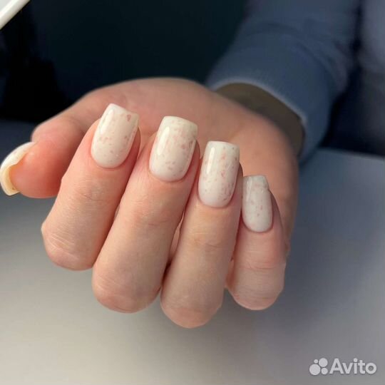 Маникюр с покрытием гель-лаком