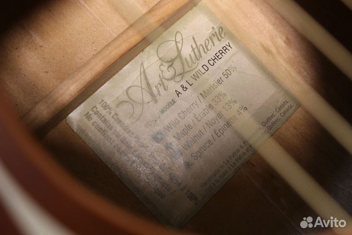 Art & Lutherie Wild Cherry гитара, Канада