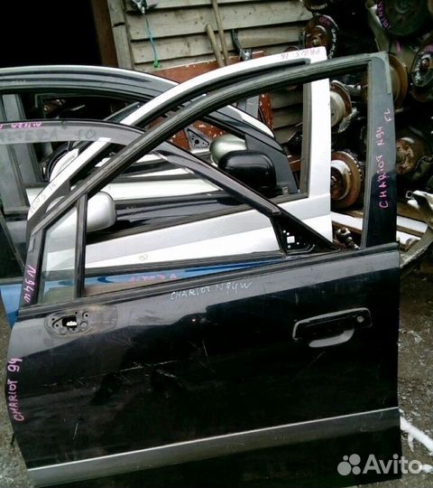 Дверь левая Mitsubishi Chariot Grandis/Space Wagon