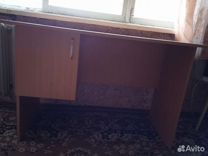 Продам стол