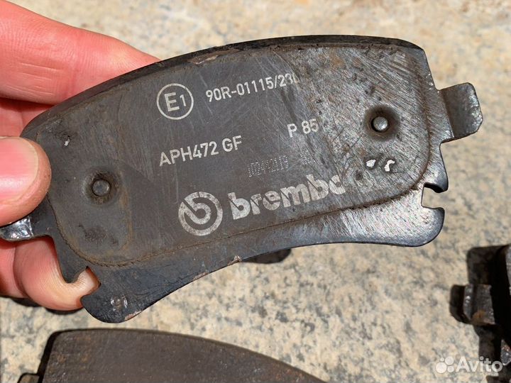 Колодки тормозные brembo P85083
