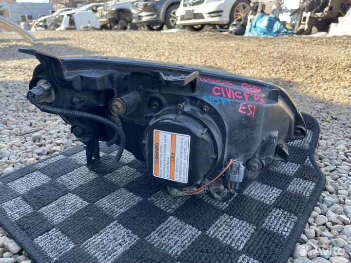 Фара левая Honda Civic Ferio ES1 D15B 2002