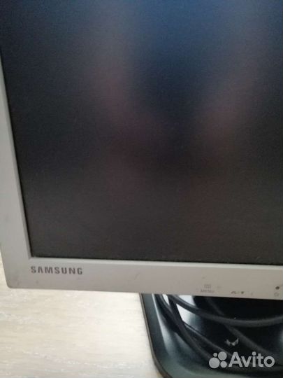 Монитор Samsung